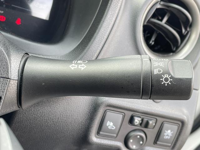 ノート ｅ－パワー　Ｘ　デジタルインナーミラー　ＥＴＣ　スペアキー　オートエアコン　ＣＤ　ＡＢＳ　横滑り防止装置　コーナーセンサー　レーンアシスト　盗難防止装置　オートライト　衝突被害軽減システム　保証書　取扱説明書　記録簿（29枚目）