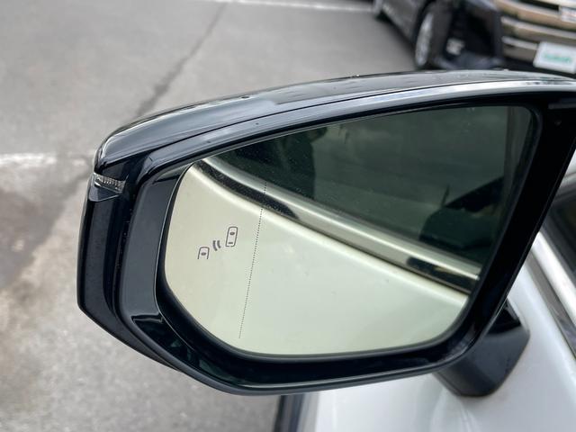 �y���z�K���o�[����X�́u�g�C�U��X�E�x�r�[�U��X����v�̂����ׂ�B�u�W���C�t���z���_����X����v�̓��H�����񂾖ڂ̑O�ł��I�݂Ȃ��܂̂��ԑI�т̂���`���������Ă��������I