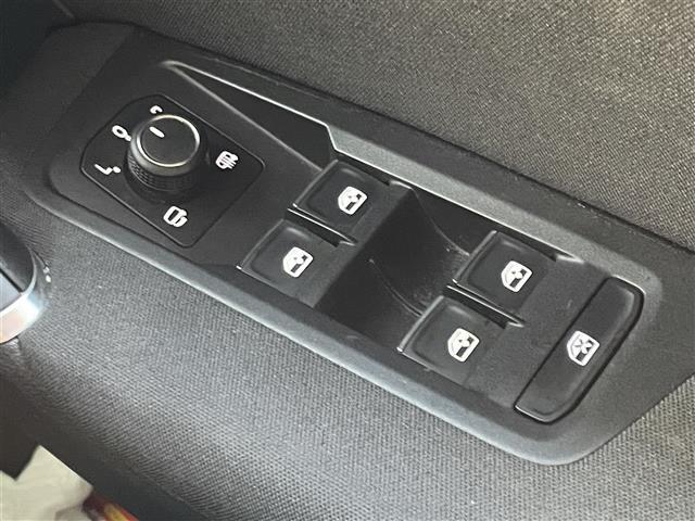 ゴルフトゥーラン TSI ハイライン 純正ナビ バックカメラ クルーズコントロール 前後ドライブレコーダー MTモード付AT ETC レーンアシスト フロントアシスト 歩行者モニタリング アイドリングストップ シートヒーター USB(33枚目)