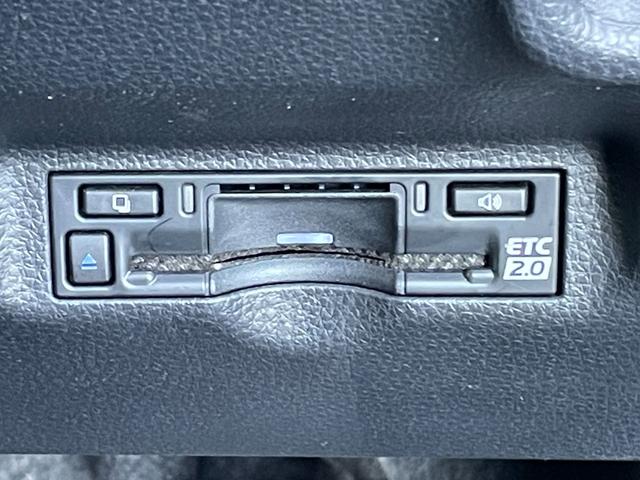 ◆【ＥＴＣ】有料道路を利用する際に料金所で停止することなく通過できる、ＥＴＣ車載器（ノンストップ自動料金収受システム機器）が装備されています。セットアップを行うことで利用可能になります。