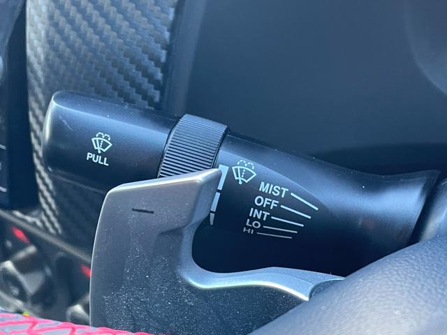 ８６ ＧＴリミテッド　純正ナビ　バックカメラ　Ｂｌｕｅｔｏｏｔｈ　フルセグＴＶ　純正アルミホイール　シートヒーター　フロアマット　ハーフレザーシート　ＡＢＳ　横滑り防止装置　レーンアシスト　盗難防止装置　オートライト（11枚目）