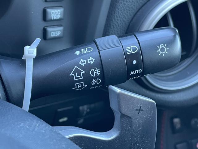 ８６ ＧＴリミテッド　純正ナビ　バックカメラ　Ｂｌｕｅｔｏｏｔｈ　フルセグＴＶ　純正アルミホイール　シートヒーター　フロアマット　ハーフレザーシート　ＡＢＳ　横滑り防止装置　レーンアシスト　盗難防止装置　オートライト（12枚目）