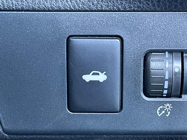 ８６ ＧＴリミテッド　純正ナビ　バックカメラ　Ｂｌｕｅｔｏｏｔｈ　フルセグＴＶ　純正アルミホイール　シートヒーター　フロアマット　ハーフレザーシート　ＡＢＳ　横滑り防止装置　レーンアシスト　盗難防止装置　オートライト（13枚目）