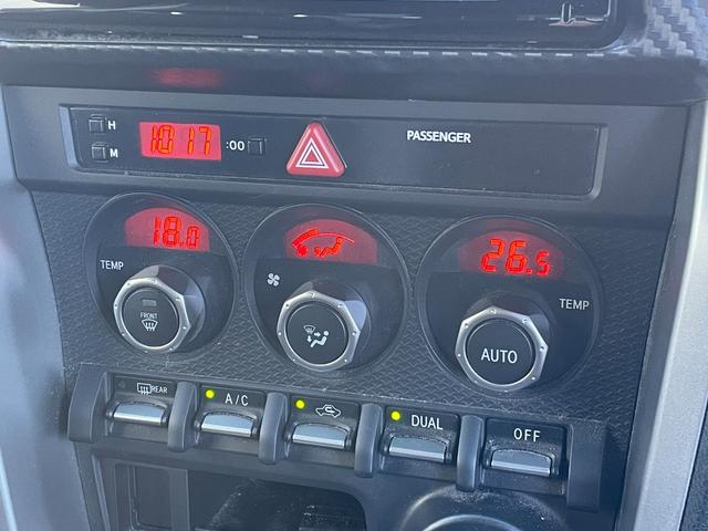 ８６ ＧＴリミテッド　純正ナビ　バックカメラ　Ｂｌｕｅｔｏｏｔｈ　フルセグＴＶ　純正アルミホイール　シートヒーター　フロアマット　ハーフレザーシート　ＡＢＳ　横滑り防止装置　レーンアシスト　盗難防止装置　オートライト（28枚目）