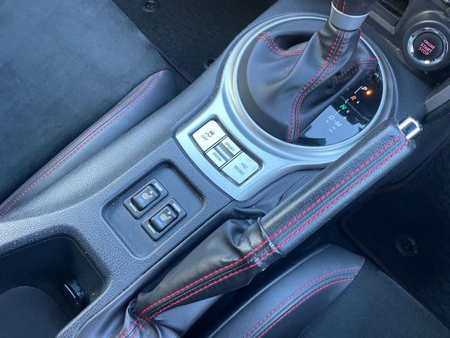 ８６ ＧＴリミテッド　純正ナビ　バックカメラ　Ｂｌｕｅｔｏｏｔｈ　フルセグＴＶ　純正アルミホイール　シートヒーター　フロアマット　ハーフレザーシート　ＡＢＳ　横滑り防止装置　レーンアシスト　盗難防止装置　オートライト（31枚目）