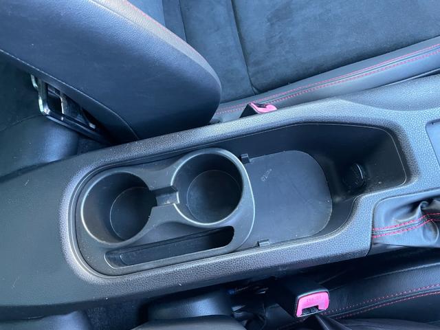 ８６ ＧＴリミテッド　純正ナビ　バックカメラ　Ｂｌｕｅｔｏｏｔｈ　フルセグＴＶ　純正アルミホイール　シートヒーター　フロアマット　ハーフレザーシート　ＡＢＳ　横滑り防止装置　レーンアシスト　盗難防止装置　オートライト（32枚目）