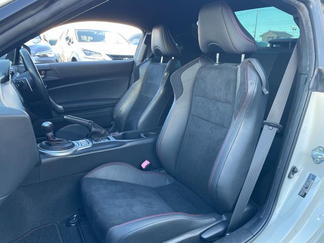 ８６ ＧＴリミテッド　純正ナビ　バックカメラ　Ｂｌｕｅｔｏｏｔｈ　フルセグＴＶ　純正アルミホイール　シートヒーター　フロアマット　ハーフレザーシート　ＡＢＳ　横滑り防止装置　レーンアシスト　盗難防止装置　オートライト（44枚目）