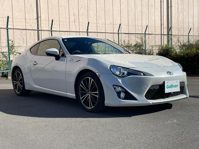 ８６ ＧＴリミテッド　純正ナビ　バックカメラ　Ｂｌｕｅｔｏｏｔｈ　フルセグＴＶ　純正アルミホイール　シートヒーター　フロアマット　ハーフレザーシート　ＡＢＳ　横滑り防止装置　レーンアシスト　盗難防止装置　オートライト（56枚目）