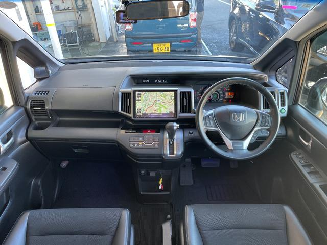 ステップワゴンスパーダ Z クールスピリット 純正ナビ バックカメラ フルセグTV ETC 前方ドライブレコーダー 横滑り防止装置 純正フロアマット純正サイドバイザー 両側電動スライドドア オートライト パドルシフト スマートキー(3枚目)