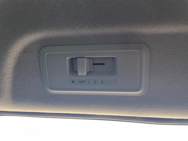 ステップワゴンスパーダ Z クールスピリット 純正ナビ バックカメラ フルセグTV ETC 前方ドライブレコーダー 横滑り防止装置 純正フロアマット純正サイドバイザー 両側電動スライドドア オートライト パドルシフト スマートキー(24枚目)