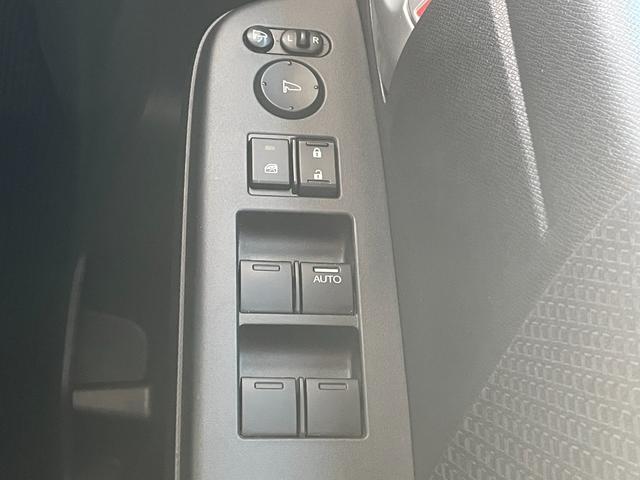 ステップワゴンスパーダ Z クールスピリット 純正ナビ バックカメラ フルセグTV ETC 前方ドライブレコーダー 横滑り防止装置 純正フロアマット純正サイドバイザー 両側電動スライドドア オートライト パドルシフト スマートキー(31枚目)