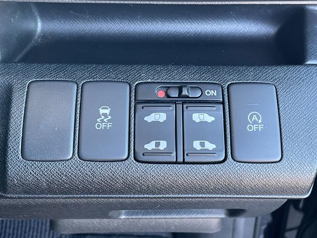 ステップワゴンスパーダ Z クールスピリット 純正ナビ バックカメラ フルセグTV ETC 前方ドライブレコーダー 横滑り防止装置 純正フロアマット純正サイドバイザー 両側電動スライドドア オートライト パドルシフト スマートキー(32枚目)