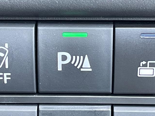 ◆【パーキングソナー】センサーが検知した障害物との距離に応じて、警告音を変えてお知らせします！縦列駐車時や駐車場・車庫などでの取り回しをサポートします。