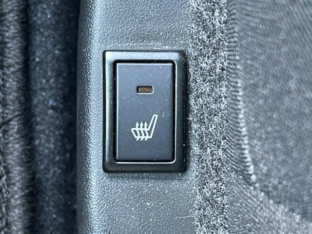 ◆【シートヒーター】寒い日はもちろん、夏の冷房中にも効果を発揮します。長時間座っていると負担のかかりやすい背中や腰、寒い日に冷えやすい脚部に快適なぬくもりを伝えます。