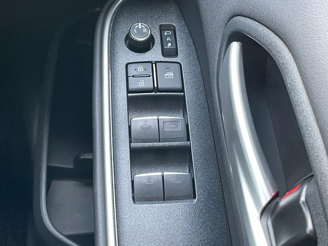 ヴォクシー ハイブリッドＳ－Ｚ　純正１０型ディスプレィオーディオ　プロジェクター式ＬＥＤヘッドライト　ハーフレザーシート　前後ドライブレコーダー　コーナーセンサー　レーダークルーズコントロール　オートマチックハイビーム（32枚目）