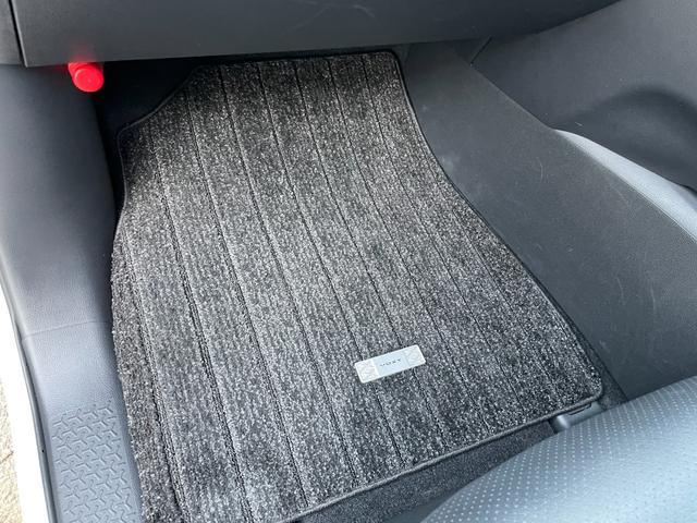 ヴォクシー ハイブリッドＳ－Ｚ　純正１０型ディスプレィオーディオ　プロジェクター式ＬＥＤヘッドライト　ハーフレザーシート　前後ドライブレコーダー　コーナーセンサー　レーダークルーズコントロール　オートマチックハイビーム（52枚目）