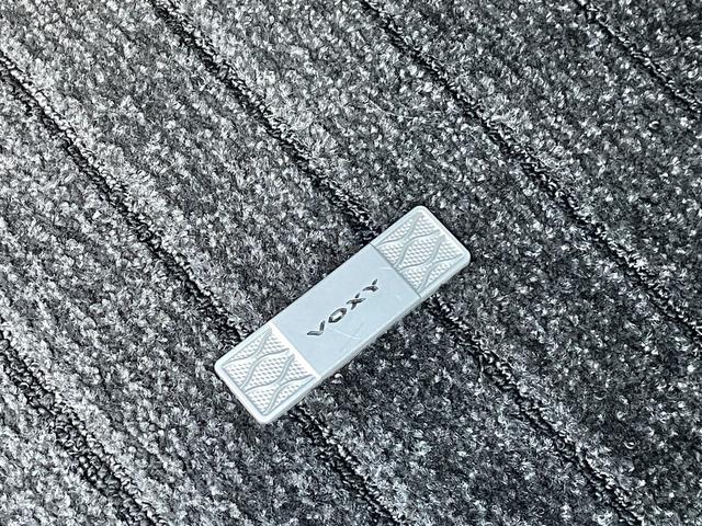 ヴォクシー ハイブリッドＳ－Ｚ　純正１０型ディスプレィオーディオ　プロジェクター式ＬＥＤヘッドライト　ハーフレザーシート　前後ドライブレコーダー　コーナーセンサー　レーダークルーズコントロール　オートマチックハイビーム（53枚目）