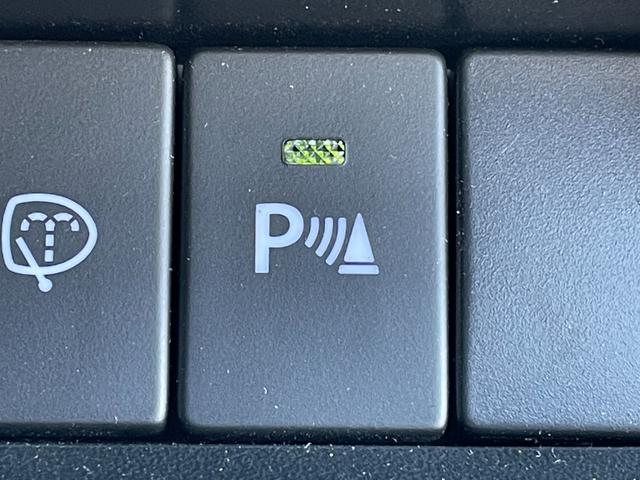 ◆【パーキングソナー】センサーが検知した障害物との距離に応じて、警告音を変えてお知らせします！縦列駐車時や駐車場・車庫などでの取り回しをサポートします。