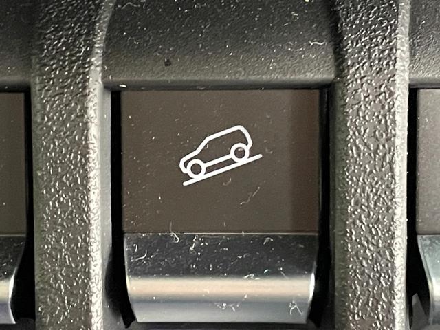 ジムニーシエラ ＪＣ　アルパイン９インチナビ　バックカメラ　ＵＳＢ　Ｂｌｕｅｔｏｏｔｈ　ＣＤ　ＤＶＤ　クルーズコントロールシステム　フロアマット　ＥＴＣ　ＡＢＳ　横滑り防止装置　コーナーセンサー　レーンアシスト（8枚目）