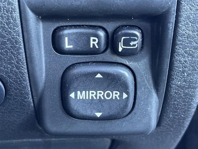 エクシーガ ２．５ｉアイサイト　アルカンターラセレクション　ストラーダナビ　追従クルコン　ドラレコ　ＳＩ－ＤＲＩＶＥ　横滑り制御機能　ＰＣＳ　ビルトインＥＴＣ　電格ミラー　ヘッドライトレベライザー　パドルシフト　純正フロアマット　ドアバイザー　社外ＡＷ（6枚目）