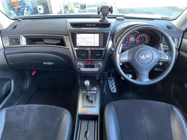 エクシーガ ２．５ｉアイサイト　アルカンターラセレクション　ストラーダナビ　追従クルコン　ドラレコ　ＳＩ－ＤＲＩＶＥ　横滑り制御機能　ＰＣＳ　ビルトインＥＴＣ　電格ミラー　ヘッドライトレベライザー　パドルシフト　純正フロアマット　ドアバイザー　社外ＡＷ（42枚目）