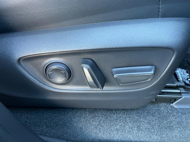 ランドクルーザー２５０ ＶＸ　１２．３型純正ナビ　フルセグ　Ｂｌｕｅｔｏｏｔｈ　ＵＳＢ　ＨＤＭＩ接続　サンルーフ　レザーシート　シートーヒーター　シートベンチレーション　デジタルインナーミラー　パノラマモニター　３眼ＬＥＤライト（11枚目）