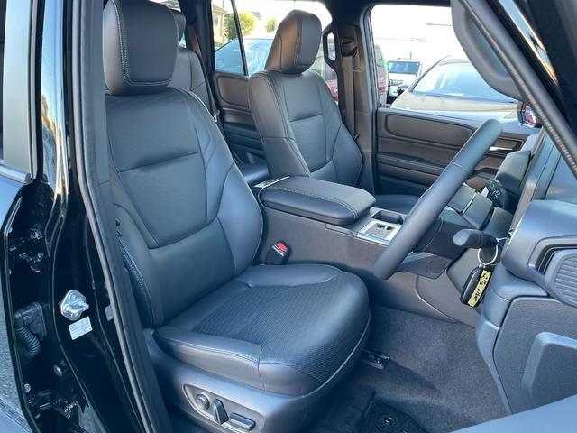 ランドクルーザー２５０ ＶＸ　１２．３型純正ナビ　フルセグ　Ｂｌｕｅｔｏｏｔｈ　ＵＳＢ　ＨＤＭＩ接続　サンルーフ　レザーシート　シートーヒーター　シートベンチレーション　デジタルインナーミラー　パノラマモニター　３眼ＬＥＤライト（14枚目）