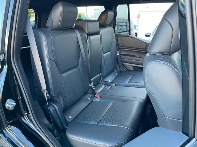 ランドクルーザー２５０ ＶＸ　１２．３型純正ナビ　フルセグ　Ｂｌｕｅｔｏｏｔｈ　ＵＳＢ　ＨＤＭＩ接続　サンルーフ　レザーシート　シートーヒーター　シートベンチレーション　デジタルインナーミラー　パノラマモニター　３眼ＬＥＤライト（15枚目）