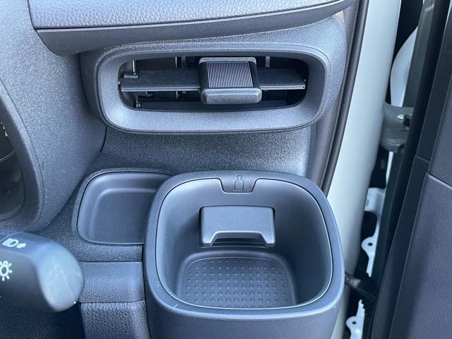 シエンタ G 純正8型ディスプレイオーディオ 両側電動ドア BSM ビルトイン2.0ETC 追従クルーズコントロール トヨタセーフティセンス Bluetooth バックカメラ オートライト コーナーセンサー 禁煙(33枚目)