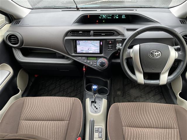 アクア Ｇ　純正ナビ　バックビューモニター　ドライブレコーダー　シートヒーター　ドライブモード　ナノイー　車両接近通報装置　電格ミラー　純正フロアマット　ドアバイザー　プッシュスタート　スマートキー　フォグランプ（3枚目）