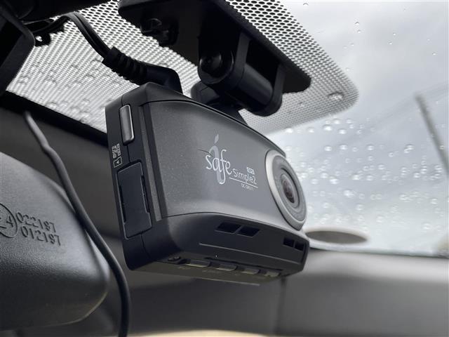 アクア Ｇ　純正ナビ　バックビューモニター　ドライブレコーダー　シートヒーター　ドライブモード　ナノイー　車両接近通報装置　電格ミラー　純正フロアマット　ドアバイザー　プッシュスタート　スマートキー　フォグランプ（5枚目）