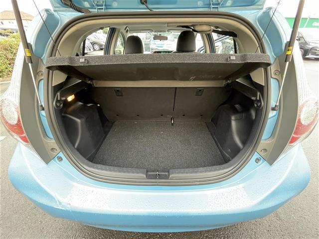 アクア Ｇ　純正ナビ　バックビューモニター　ドライブレコーダー　シートヒーター　ドライブモード　ナノイー　車両接近通報装置　電格ミラー　純正フロアマット　ドアバイザー　プッシュスタート　スマートキー　フォグランプ（16枚目）