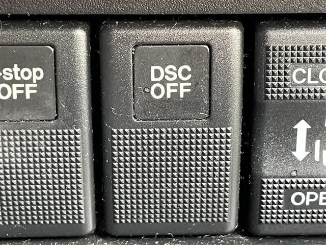 ビアンテ ２０Ｓナビスペシャル　純正ナビ　バックカメラ　サイドカメラ　両側パワスラ　ＤＳＣ　ビルトインＥＴＣ　ステアリングスイッチ　ｉ－ｓｔｏｐ　　電格ミラー　純正フロアマット　純正アルミ　ドアバイザー（5枚目）