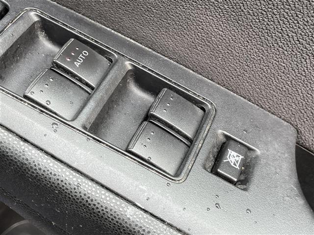 ビアンテ ２０Ｓナビスペシャル　純正ナビ　バックカメラ　サイドカメラ　両側パワスラ　ＤＳＣ　ビルトインＥＴＣ　ステアリングスイッチ　ｉ－ｓｔｏｐ　　電格ミラー　純正フロアマット　純正アルミ　ドアバイザー（11枚目）