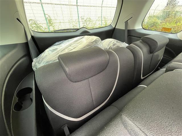 ビアンテ ２０Ｓナビスペシャル　純正ナビ　バックカメラ　サイドカメラ　両側パワスラ　ＤＳＣ　ビルトインＥＴＣ　ステアリングスイッチ　ｉ－ｓｔｏｐ　　電格ミラー　純正フロアマット　純正アルミ　ドアバイザー（16枚目）