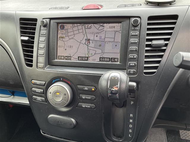 ビアンテ ２０Ｓナビスペシャル　純正ナビ　バックカメラ　サイドカメラ　両側パワスラ　ＤＳＣ　ビルトインＥＴＣ　ステアリングスイッチ　ｉ－ｓｔｏｐ　　電格ミラー　純正フロアマット　純正アルミ　ドアバイザー（28枚目）