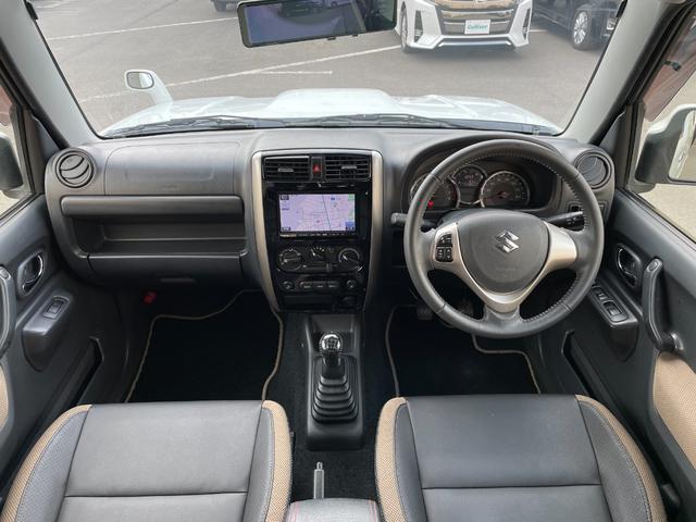 ジムニー ランドベンチャー　４ＷＤ　５Ｆ　純正ナビ　フルセグＴＶ　シートヒーター　ミラー型前後ドラレコ　合皮シート　純正フロアマット　ドアバイザー　純正１６インチＡＷ　Ｂｌｕｅｔｏｏｔｈ　禁煙（3枚目）