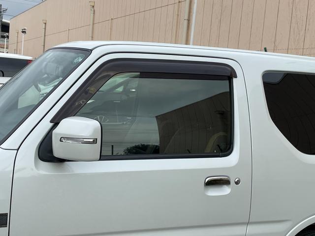 ジムニー ランドベンチャー　４ＷＤ　５Ｆ　純正ナビ　フルセグＴＶ　シートヒーター　ミラー型前後ドラレコ　合皮シート　純正フロアマット　ドアバイザー　純正１６インチＡＷ　Ｂｌｕｅｔｏｏｔｈ　禁煙（68枚目）