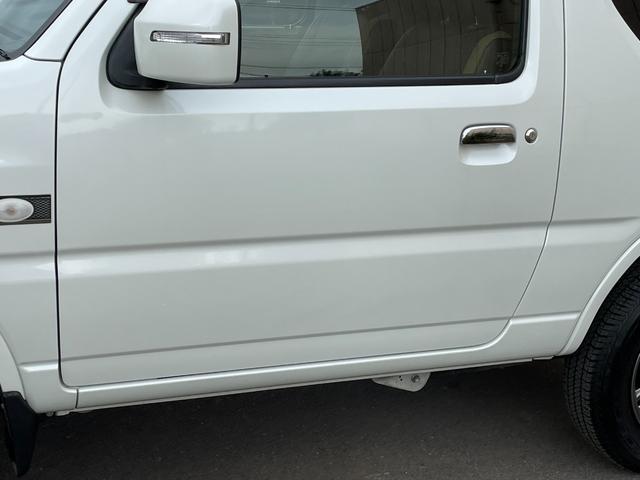 ジムニー ランドベンチャー　４ＷＤ　５Ｆ　純正ナビ　フルセグＴＶ　シートヒーター　ミラー型前後ドラレコ　合皮シート　純正フロアマット　ドアバイザー　純正１６インチＡＷ　Ｂｌｕｅｔｏｏｔｈ　禁煙（69枚目）