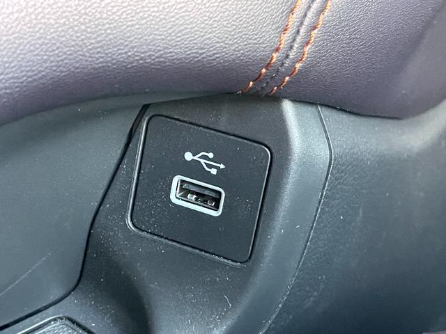 ZR-V e:HEV Z ワンオーナー 純正9型ナビ BOSE 全周囲カメラ 電動リアゲート レザーシート 前席パワーシート シートヒーター ワイヤレス充電 追従クルコン フルセグTV 前後ドラレコ ビルトイン2.0ETC(42枚目)