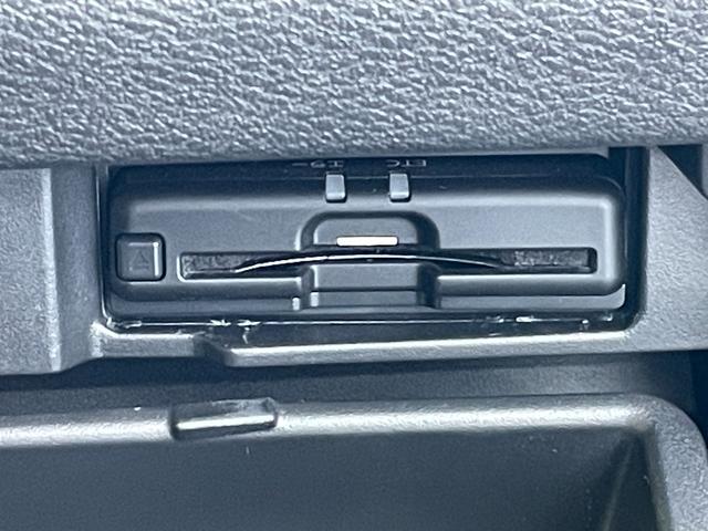 セレナ e-パワー ハイウェイスターV 純正ナヒ゛ Bluetooth フルセグTV CD DVD 全周囲カメラ レーダークルーズコントロールシステム ステアリングヒーター シートヒーター 両側電動スライドドア BSM ドライブレコーダー(12枚目)