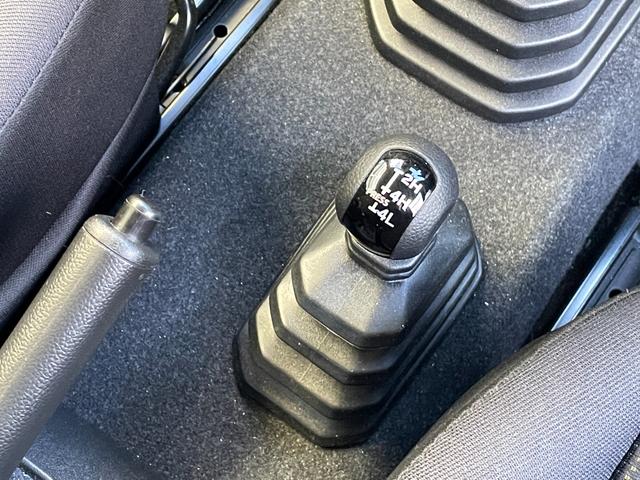 ジムニー ＸＬ　９インチナビ　フルセグＴＶ　Ｂｌｕｅｔｏｏｔｈ　バックカメラ　ＣＤ　ＤＶＤ　ラバーマット　ドライブレコーダー　ＥＴＣ　ステアリングスイッチ　純正アルミホイール　ＡＢＳ　横滑り防止装置　レーンアシスト（36枚目）