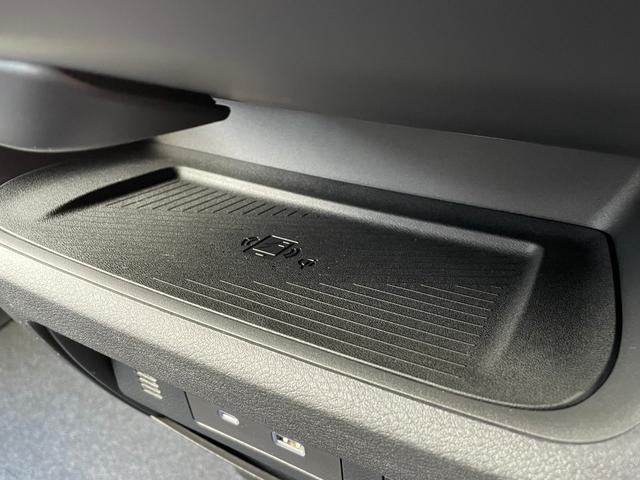 セレナ e-パワー ハイウェイスターV 純正12.3インチナビ BT フルセグTV HDMI 両側電動ドア アラウンドビューモニター プロパイロット クリアランスソナー レーンキープアシスト 衝突軽減ブレーキ ブラインドスポットモニター(13枚目)