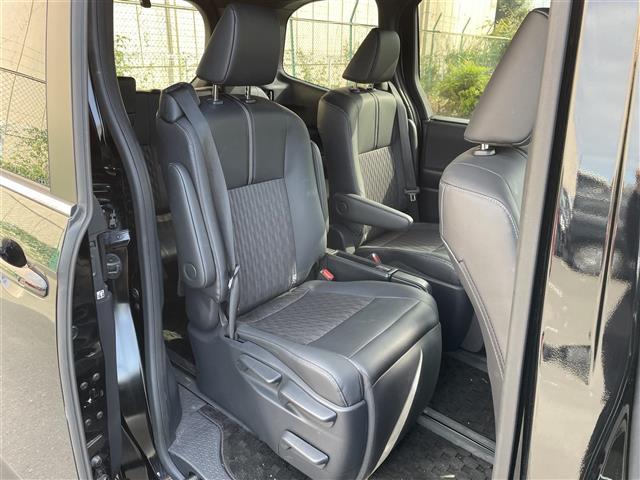 ノア ハイブリッドS-Z 純正ナヒ゛ 両側電動スライドドア サイドステップ 電動リアゲート フォグライト ハーフレザーシート シートヒーター ステアリングヒーター ミラー型ドラレコ ビルトインETC 追従型クルコン(13枚目)