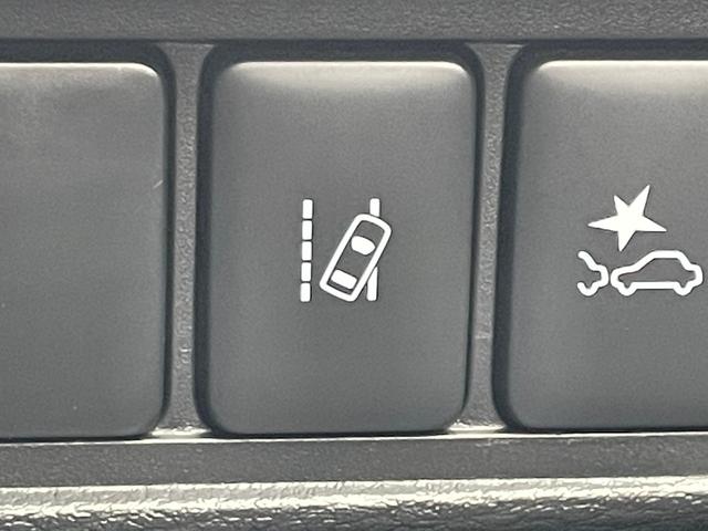 デリカD:5 シャモニー 登録済未使用車 eアシスト LEDヘッドライト 両パワースライドドア レーダークルーズコントロール オートマチックハイビーム 誤発進抑制機能 車線逸脱警報 オートステップ&ゴー パワーシート(6枚目)