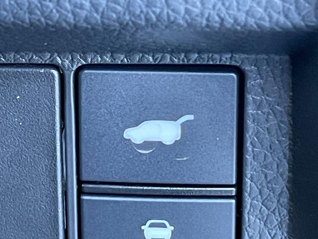 ステップワゴン ｅ：ＨＥＶスパーダ　純正１１．４型ナビ　ホンダセンシング　両側電動ドア　追従クルコン　ハーフレザー　シートヒーター　フルセグＴＶ　Ｂｌｕｅｔｏｏｔｈ　ＤＶＤ再生　コーナーセンサー　衝突被害軽減　ＢＳＭ　ＬＥＤヘッド（12枚目）