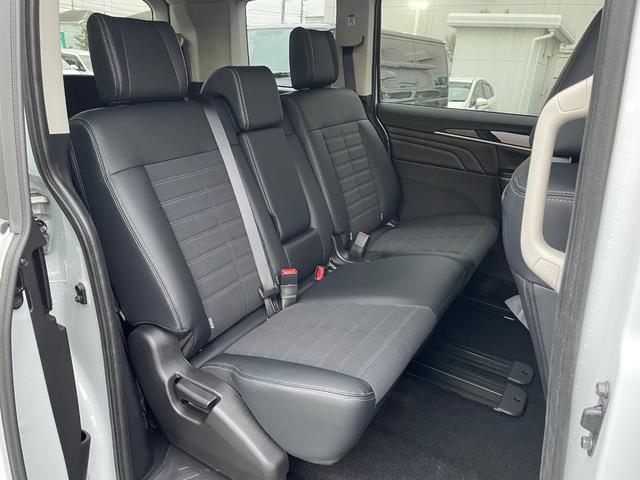 デリカＤ：５ シャモニー　登録済未使用車　純正アルパイン１１型ナビ　全周囲カメラ　両側電動ドア　電動リアゲート　ハーフレザー　パワーシート　シート・ハンドルヒーター　フルセグＴＶ　ＨＤＭＩ　追従クルコン　ＬＥＤヘッド　ＢＳＭ（15枚目）