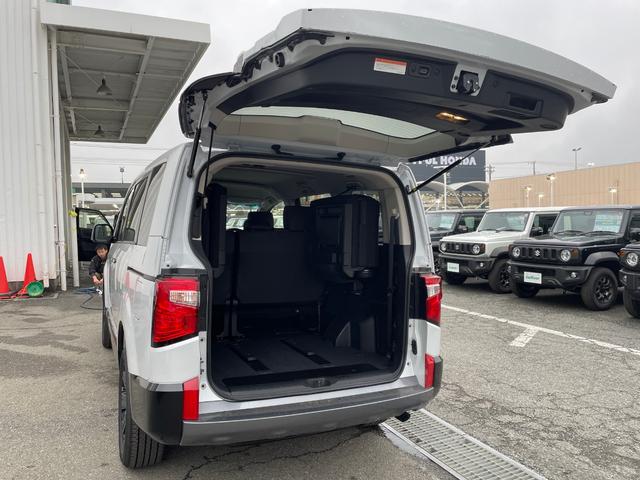 デリカＤ：５ シャモニー　登録済未使用車　純正アルパイン１１型ナビ　全周囲カメラ　両側電動ドア　電動リアゲート　ハーフレザー　パワーシート　シート・ハンドルヒーター　フルセグＴＶ　ＨＤＭＩ　追従クルコン　ＬＥＤヘッド　ＢＳＭ（62枚目）