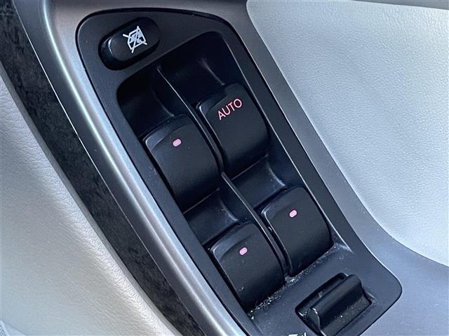 レガシィＢ４ ３．０Ｒ　４ＷＤ　社外ナビ　ＣＤ　ＦＭ／ＡＭ　ドライブレコーダー　ＥＴＣ　クルーズコントロール　運転席パワーシート　シートヒーター　横滑り防止装置◆ＥＣＯモード◆純正フロアマット◆リモコ（29枚目）