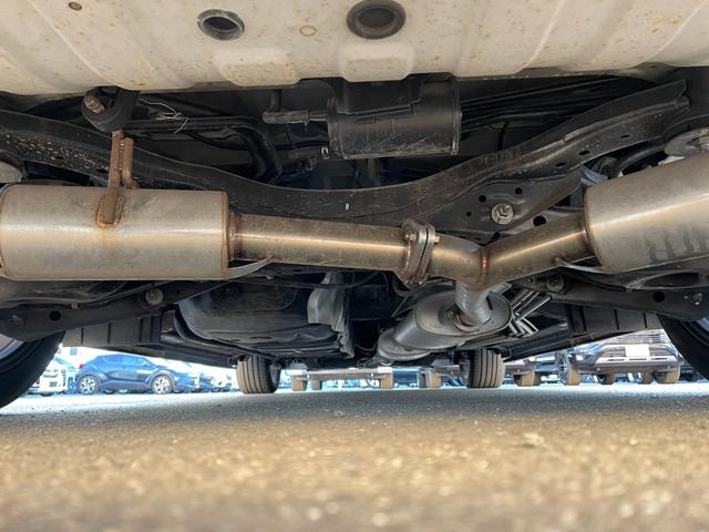 �y���z�K���o�[����X�́u�g�C�U��X�E�x�r�[�U��X����v�̂����ׂ�B�u�W���C�t���z���_����X����v�̓��H�����񂾖ڂ̑O�ł��I�݂Ȃ��܂̂��ԑI�т̂���`���������Ă��������I